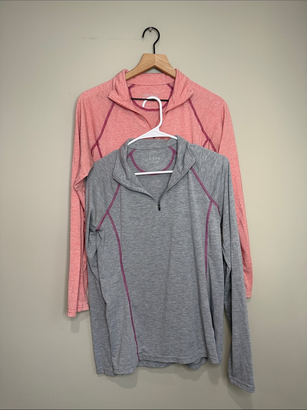2 Orvis Trout Bum Quarter-Zip Performance Top - Gray & Coral Small - Picture 1 of 6